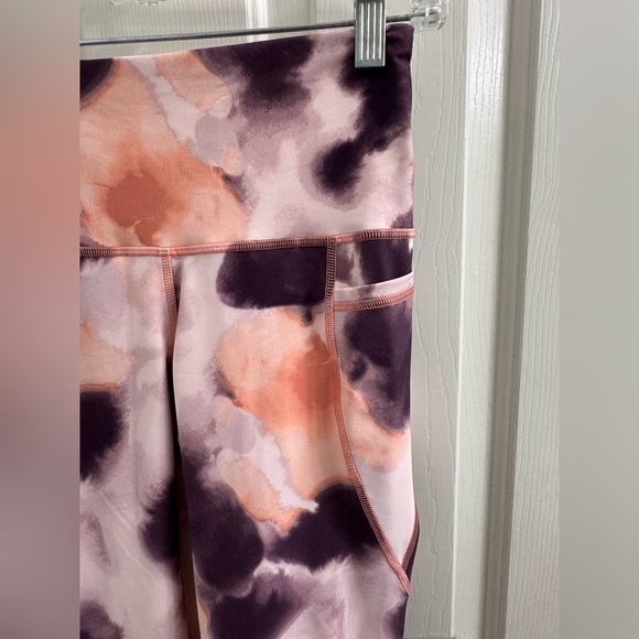 Old Navy Pink and Purple Activewear set- shorts/leggings small and bra XS - Picture 3 of 16